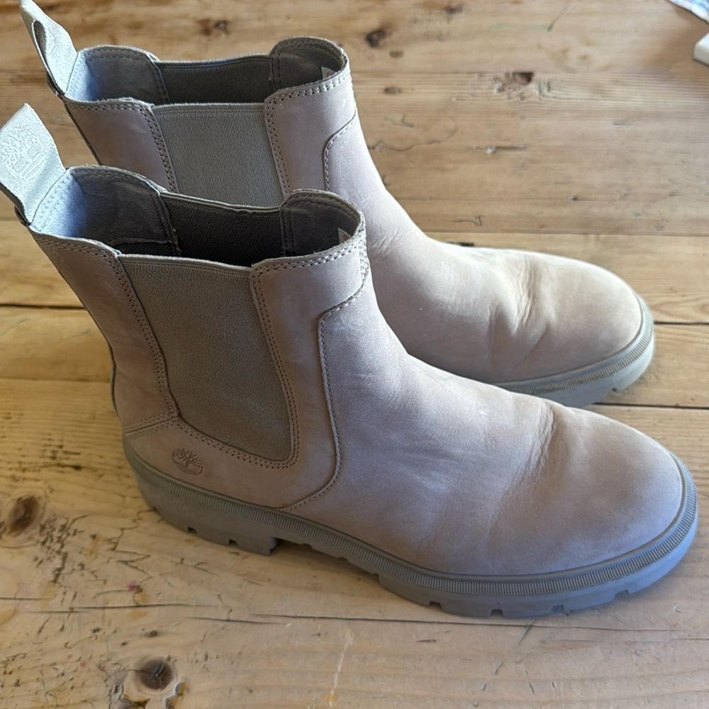 Lightly worn Timberland Chelsea Boots, size 10